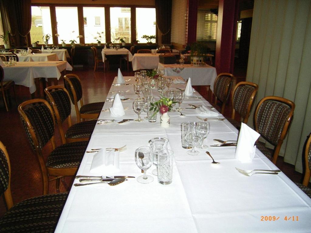 Hotel Restaurant Braas エッシュ・シュル・シュール エクステリア 写真